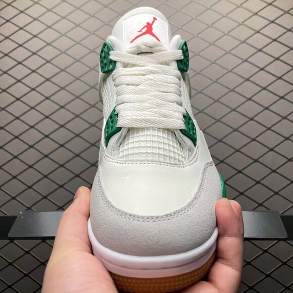 Air Jordan 4 - From the Court to the Streets - Picture 6 of 7